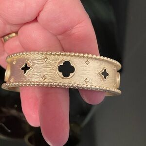 Antique Gold Cuff Bracelet with Onyx colored stones - BRAND new - CLASSY